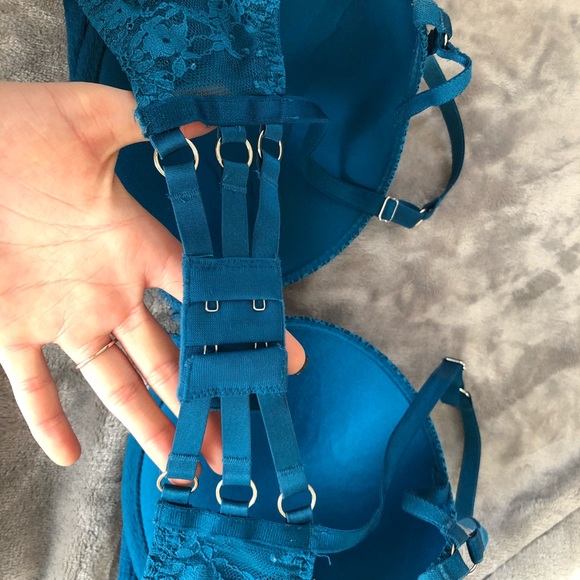 Limited edition vs bra - Picture 2 of 3